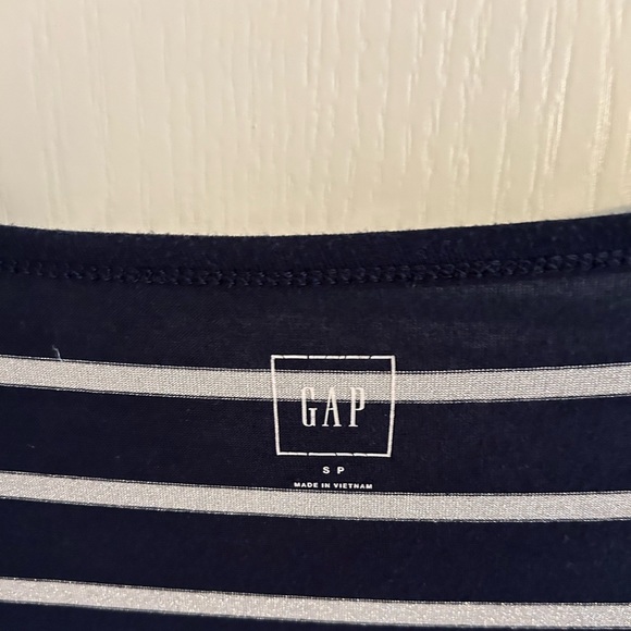 Gap t shirt - Picture 2 of 4